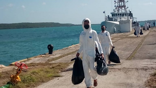 Devuelve Estados Unidos 21 migrantes irregulares a Cuba