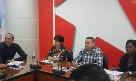 Llama Ministra de Trabajo y Seguridad Social a avanzar en Sistema Informatizado de Gestión de los Recursos Humanos