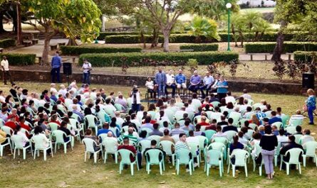 Dialoga Díaz-Canel con profesores de Universidad de Cuba