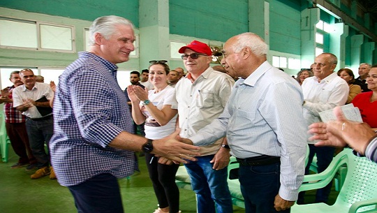 Continúa Presidente cubano recorrido por objetivos económicos y sociales de Santa Clara
