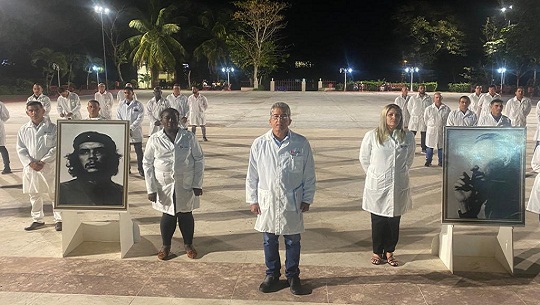 Saluda Díaz-Canel brigada médica cubana rumbo a Türkiye