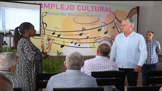 Visitó Presidente cubano comunidad en transformación de Arroyo Naranjo