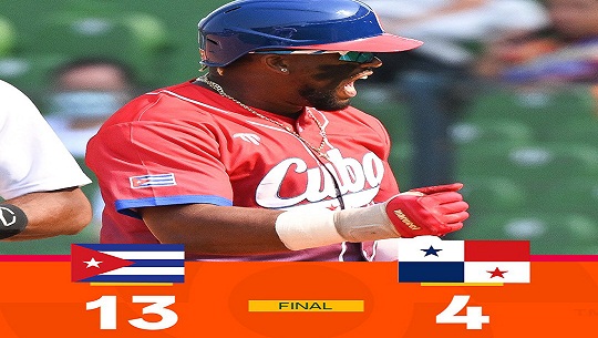 Béisbol: Cuba "tritura" a Panamá y aún respira en Clásico Mundial