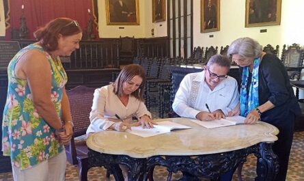 Academia de Ciencias firma convenio con Hospital de Cienfuegos