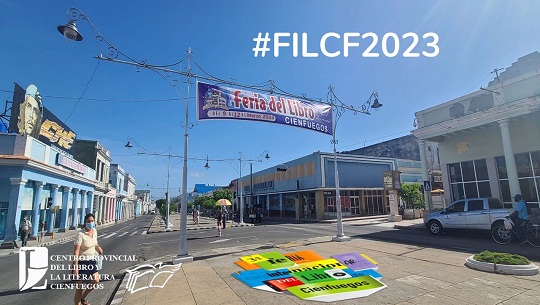 Propuestas para el público joven en la Feria del Libro en Cienfuegos. (Foto: Roly Martínez)