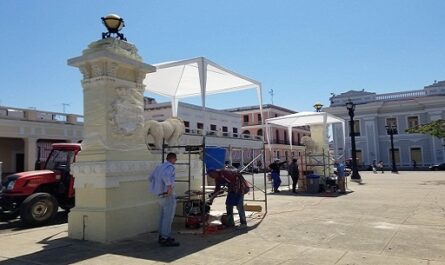 En fase final restauración de los leones del parque Martí en Cienfuegos