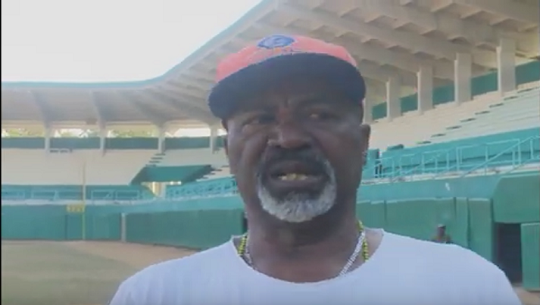 Julio Romero entrenador de pitcheo de los Elefantes de Cienfuegos
