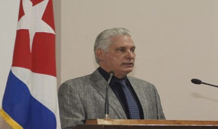 Insta Díaz-Canel a incrementar acciones contra precios abusivos (Foto tomada de La Presidencia de Cuba)