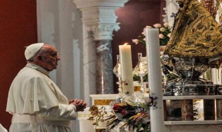 Presidente de Cuba deseó pronta recuperación al Papa Francisco