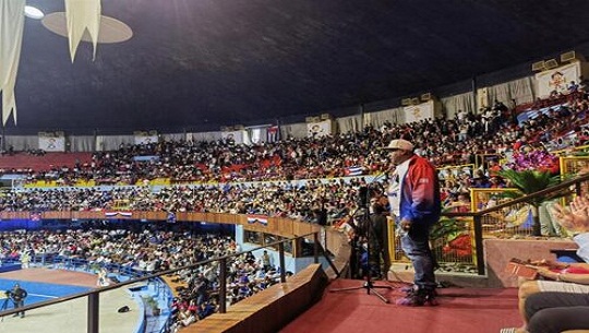 Team Asere, retumba La Habana en bienvenida a equipo de béisbol