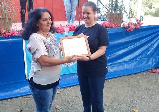 Afiliadas a la Federación de Mujeres Cubanas en Palmira, celebraron este 8 de marzo el Día Internacional de la Mujer, en acto político cultural que se efectuó en el consejo popular Arriete - Ciego Montero.