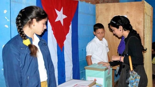 jóvenes votarán por primera vez en Cuba