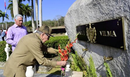 Encabezaron Raúl Castro y Díaz-Canel homenaje a II Frente Oriental