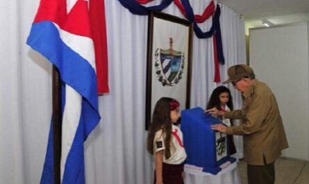 Raúl Castro ejerció su derecho al voto en Cuba