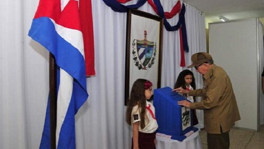 Raúl Castro ejerció su derecho al voto en Cuba