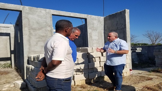 Recorre miembro del Comité Central del PCC  zonas agroindustriales de Palmira