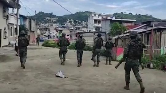 🎧 Asesinatos, robos, bombas y armas: crece la violencia en Ecuador
