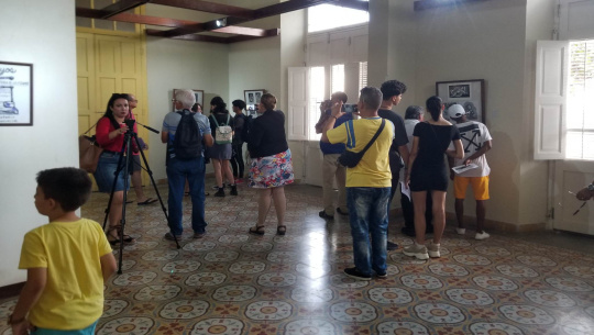 Inauguran exposición colectiva de estudiantes de artes en Cienfuegos 
