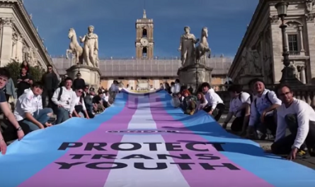 La primera manifestación italiana de jóvenes transexuales recorre Roma