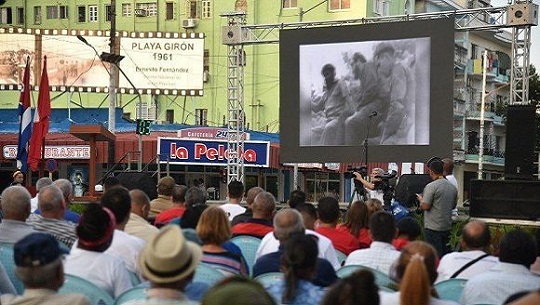 Cuba celebró este domingo, en acto político-cultural, el aniversario 62 de la proclamación del carácter socialista de la Revolución Cubana.