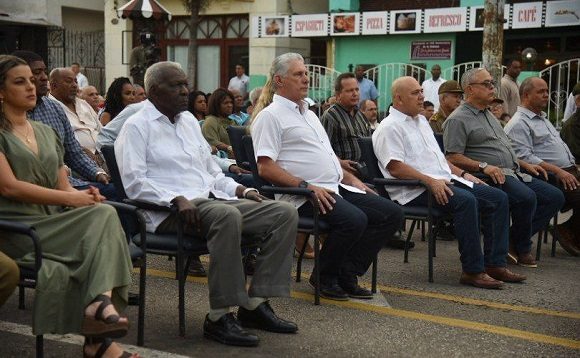 Cuba celebró este domingo, en acto político-cultural, el aniversario 62 de la proclamación del carácter socialista de la Revolución Cubana. 