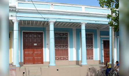 Vivienda localizada en el Paseo del Prado, de Cienfuegos, ganadora del Premio Provincial de Conservación 2023. / Foto: cortesía de la Oficina del Conservador