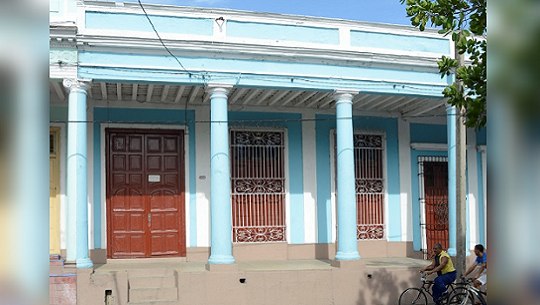 Vivienda localizada en el Paseo del Prado, de Cienfuegos, ganadora del Premio Provincial de Conservación 2023. / Foto: cortesía de la Oficina del Conservador