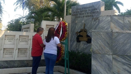 Rinden tributo en Cienfuegos a mártires de Playa Girón
