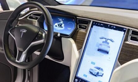 Empleados de Tesla compartían videos confidenciales grabados por los coches de sus clientes