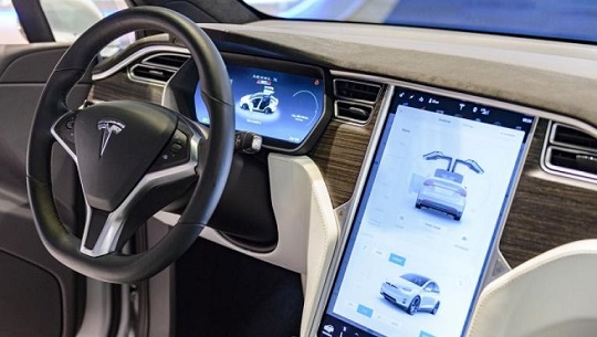 Empleados de Tesla compartían videos confidenciales grabados por los coches de sus clientes