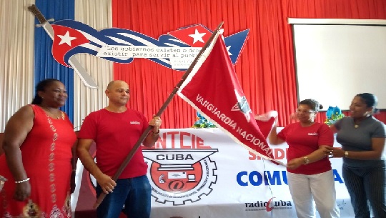 🎧 Otorgan bandera Vanguardia Nacional a colectivos del sector de  las Comunicaciones en Cienfuegos
