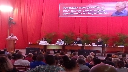 🎧 Reiteró Díaz-Canel que en los municipios y con grandes esfuerzos podrán resolverse muchos problemas de nuestra sociedad