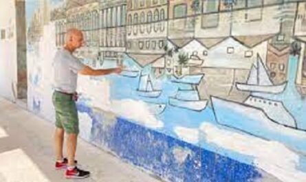 Restauran el más céntrico mural de la ciudad del mar