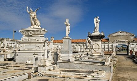 Celebran acciones por aniversario 184 del cementerio de Reina en Cienfuegos