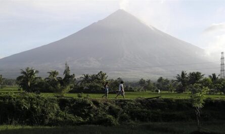 Más de nueve mil evacuados por erupción del volcán Mayón en Filipinas (Foto tomada de Prensa Latina)