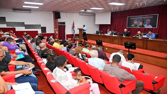 Participa presidente de Cuba en Taller de Innovación Agraria