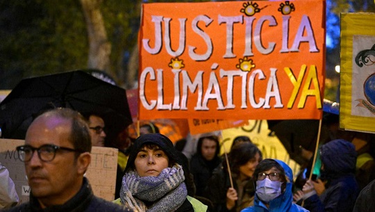 Organizaciones y activistas en España protestan contra Cumbre del Cambio Climático de la Unión Europea