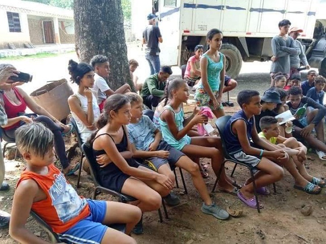 Como parte de las actividades del Festival del Libro en la montaña, varios escritores de la provincia llegan con presentaciones, paneles e intercambios con pobladores, hasta comunidades del Macizo de Guamuhaya