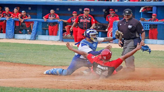 Celebra Díaz-Canel victoria de Industriales y pase a la final