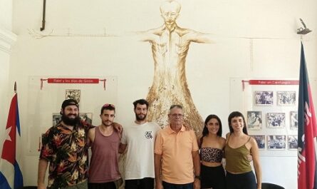 Jóvenes de la Brigada de Solidaridad José Martí visitan Cienfuegos