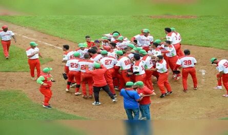 Leñadores ganan primer pulso a Leones en final beisbolera cubana (Foto tomada de Prensa Latina)