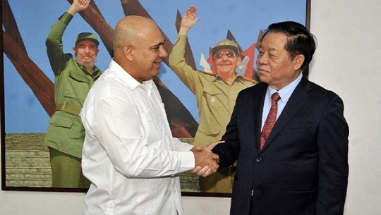 Partidos comunistas de Cuba y Vietnam estrechan lazos