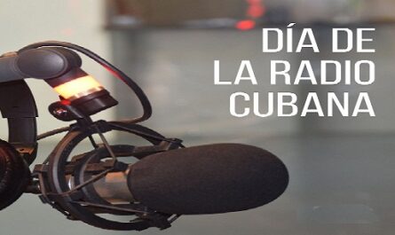 Agasajo en Cienfuegos por centenario de la Radio Cubana