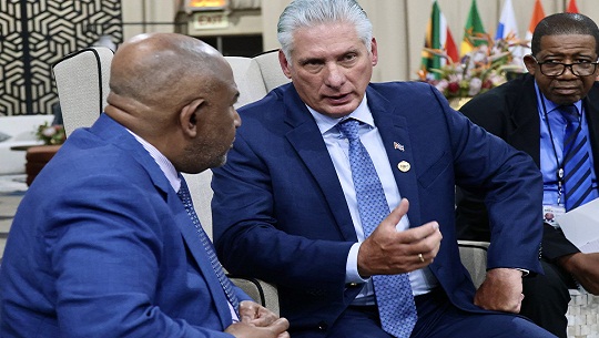 Intercambia Presidente cubano con líderes participantes en Cumbre BRICS