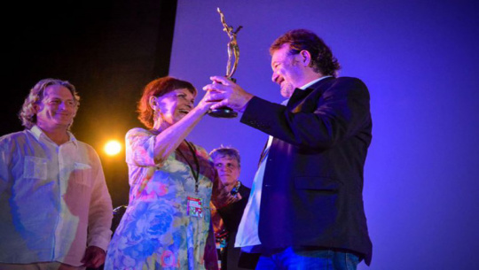 Jorge Perugorría recibió Lucía de Honor en clausura del Festival de Cine de Gibara