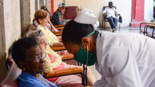 Gradúan a cuidadoras de personas vulnerables en Palmira