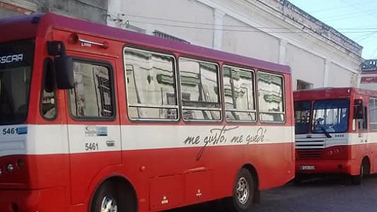 Orlando Valdés Pérez, director de la Unidad Básica de Transportación en Cienfuegos, ,se refiere en el Triángulo de la confianza a los servicios de transporte hacia el balneario de Rancho Luna y responde a insatisfacciones de la población con los ómnibus urbanos.