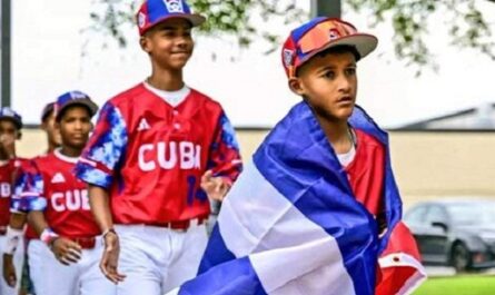 Celebra Díaz-Canel debut de Cuba en liga de béisbol infantil en EEUU