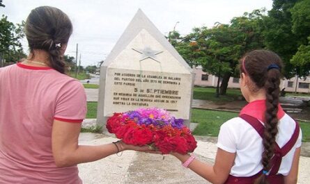 Homenajean a héroes y mártires del 5 de Septiembre en Cienfuegos