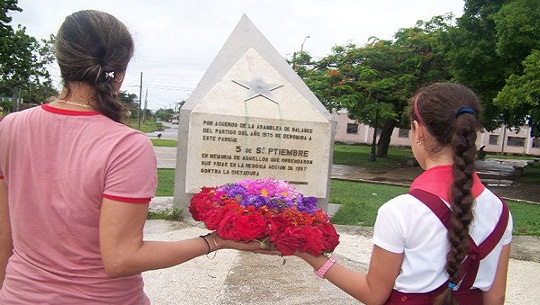 Homenajean a héroes y mártires del 5 de Septiembre en Cienfuegos